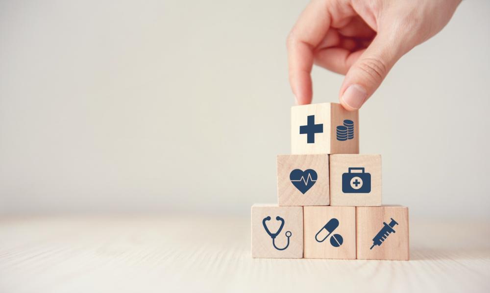 petits cubes avec pictogrammes médicaux